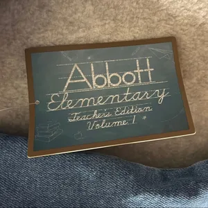 Abbott Elementary‎ Teachers Edition Volume 1 Denim Jacket Medium Wash XL NEW thumbnail 4