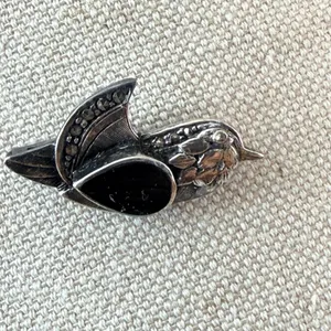 Vintage 925 Sterling Silver Black Onyx Marcasite Bird Brooch thumbnail 4