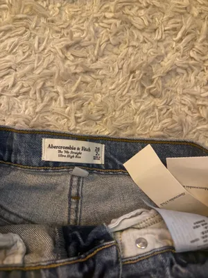 Abercrombie High-Rise Jeans 90s thumbnail 2