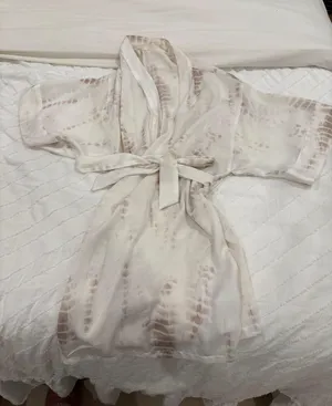 Gilly Hicks Robe thumbnail 1