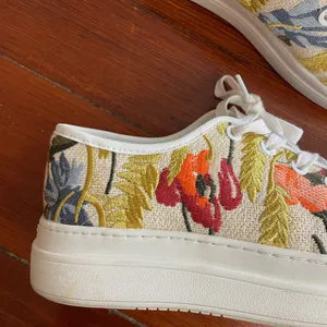 J Slides Noir Floral Embroidered Platform Sneaker‎ Artsy Women's Sz 9 🧡🎀 thumbnail 7