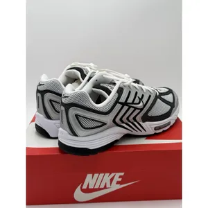 Nike Air Pegasus 2005 Shoes Size 9 Womens / 7.5 Mens Metallic Silver HQ3031-002 thumbnail 4