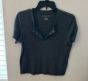 American Eagle crop top thumbnail 1