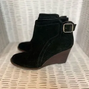 Lucky Brand Black Suede Wedge‎ Ankle Booties Buckle Detail Size 8.5 M Women thumbnail 2