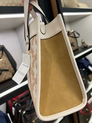 COACH CD750 Field Tote 22 In Signature Canvas With Horse And Carriage Print thumbnail 2