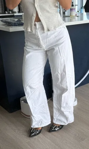 Zara White Wide-Leg / Barrel Women’s Jeans thumbnail 1