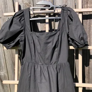 the Label Poplin Puff Sleeve Tiered Midi Dress Black - Size Small thumbnail 5