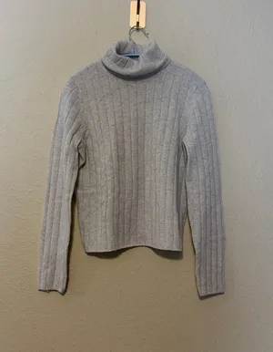 HALSTON‎ 100% 2-Ply Cashmere Turtleneck Sweater Size Small thumbnail 1