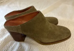 NWOB Size 36 Size 6.5 USA Natalia Blanco Olive Green Suede Stocked Heel Mule thumbnail 1