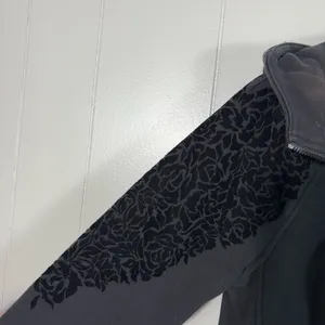 Lululemon Embroidered To You Black Full Zip Velvet Floral Shoulder Hoodie Jacket thumbnail 2