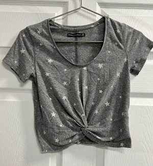 Abercrombie & Fitch Cropped Short Sleeve Gray Top with Stars - Size XS - GUC thumbnail 1