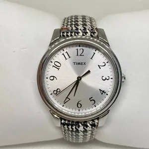 Timex women’s watch silver tone dial 35mm round case Quartz leather running thumbnail 1