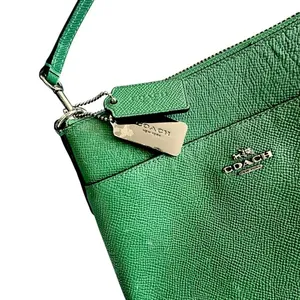 Coach Crossbody‎ Bag Green Pebble Leather Front Pocket Adjustable Strap thumbnail 3
