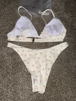SHEIN Swim Mod Ditsy Floral Ribbed Bikini Set thumbnail 2