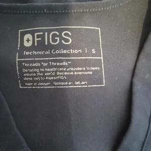 Figs casma scrub top 3 pocket v neck women's size small thumbnail 4