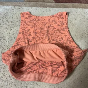 REI Co-op Active Print Crop Top Womens Medium Terracotta High Neck Ribbed Hem thumbnail 6