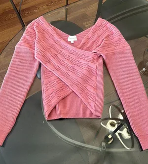 Pink Sweater Size M thumbnail 1