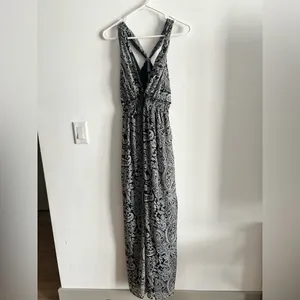 NWT Motherhood Maternity Black & White Paisley Maxi Dress Size S thumbnail 5