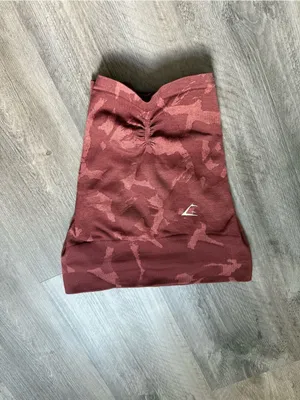 GymShark High Rise Gym Shorts Adapt Seamless Camo Small Maroon thumbnail 6