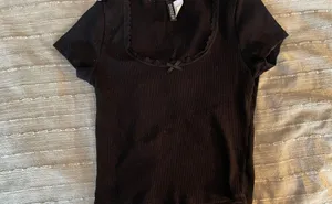 H&M Black Short Sleeve with Bow thumbnail 1