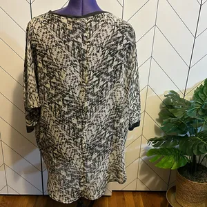 Chloe K Womens Large Sheer High low Gray Print Oversized Top Shirt Blouse thumbnail 10