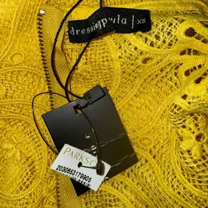 DRESSINGPAULA‎ Lemon Yellow Lace Sheath Embellished Flower Design NWT XS thumbnail 10