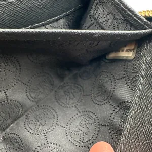 MICHAEL KORS Black Zip Around Wallet thumbnail 8