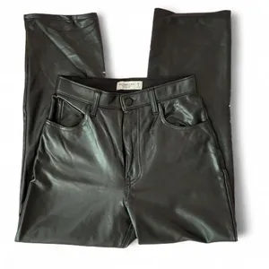 Abercrombie & Fitch The Ankle Straight Ultra High Rise Black Faux‎ Leather Pants thumbnail 2