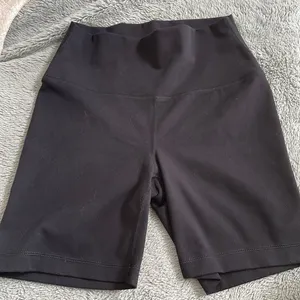 Yogalicious Lux Bike Shorts Size XS‎ thumbnail 1