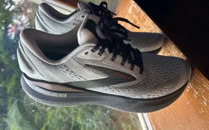 Brooks Women’s Adrenaline 24 thumbnail 1