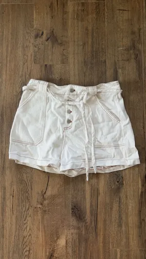 Lizard thicket cream denim shorts thumbnail 2