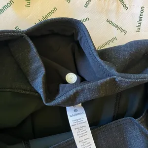 EUC Lululemon Here To There HR Pant 7/8, Sz 6, Crosshatch Texture Black Multi thumbnail 5