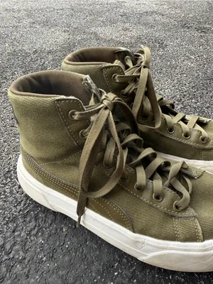 Puma Women’s Size 8 Olive Green High Top Platform Sneakers thumbnail 5