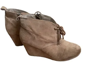 DV Dolce Vita wedge heel ankle booties‎ thumbnail 1
