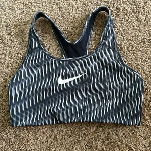 Nike Sports Bra thumbnail 1