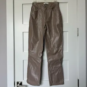 Abercrombie & Fitch 90s Straight Ultra High Rise Leather Pants thumbnail 4