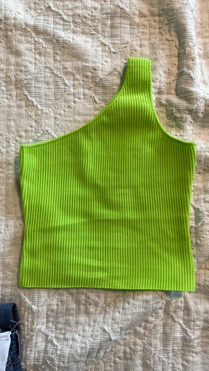 Sincerely Jules Vibrant Green One-Shoulder Tank Top thumbnail 3