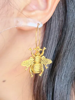 Handmade gold tone bee boho funky vintage antique style hoop earrings🐝🧡 thumbnail 3