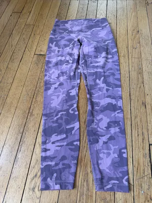 lululemon camo Purple Legging size 6 like new condition thumbnail 3