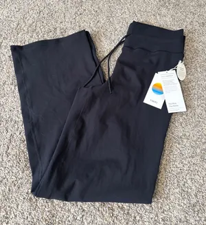 Vuori Daily Wide Leg Pant size large NWT thumbnail 1