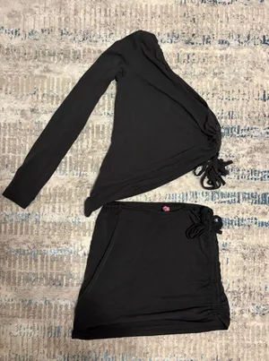 Edikted Frankie Asymmetric Drawstring Top Set thumbnail 1