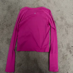Lululemon Long Sleeve Swiftly Tech Race Length in Sonic Pink thumbnail 2