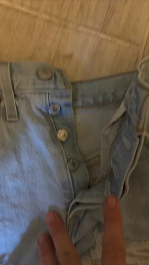 Levi 501 destructed Jean shirts sz 26 thumbnail 3