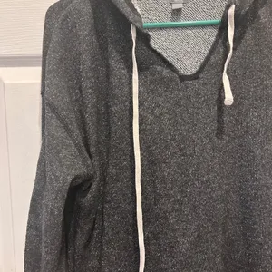 Aerie Womens Large Charcoal Gray Metallic Sparkle V-Neck Pullover Hoodie L thumbnail 2