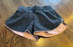 Lululemon Choose a Side Reversible Shorts 3” navy/lilac size 4 thumbnail 1