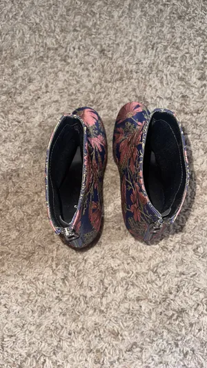 NWOT  Ankle Boots Size 9 thumbnail 5