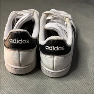 Adidas White and Gray Athletic Shoes size 6.5 thumbnail 5