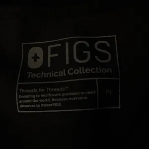 FIGS Medium Scrub Top Technical Collection V-Neck Short Sleeves Pockets Womens thumbnail 6