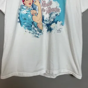Hanes Vintage 90s‎ Rosie the Riveter T-Shirt Size Large White FLAWS Retro 1995 Graphic thumbnail 5