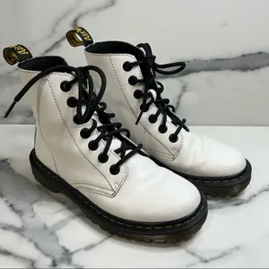 Doc Dr. Martens Women's Punk Goth Grunge White Leather Luana Combat Boots Sz 5 thumbnail 1